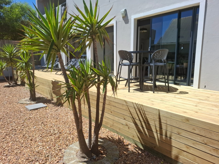 To Let 2 Bedroom Property for Rent in Clovelly Western Cape